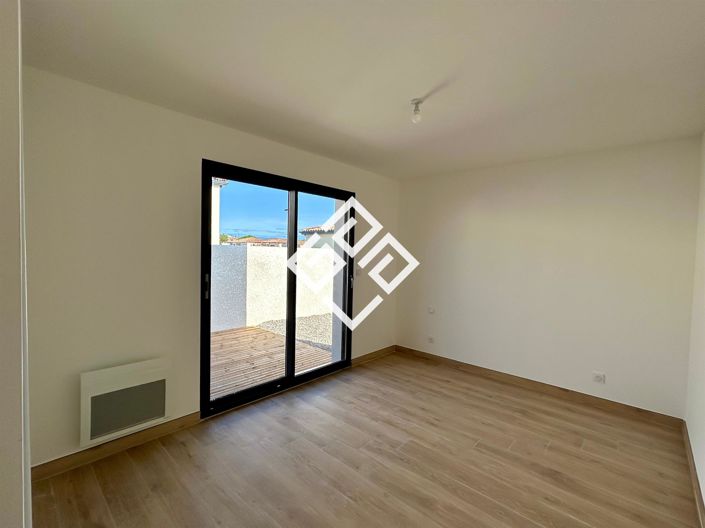 Image No.17-3 Bed House for sale