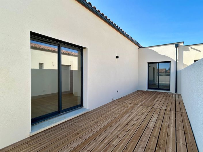 Image No.18-3 Bed House for sale