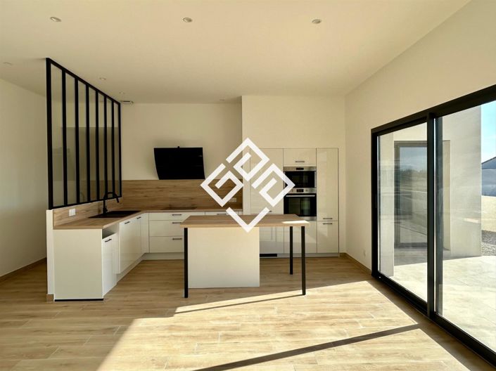 Image No.2-3 Bed House for sale