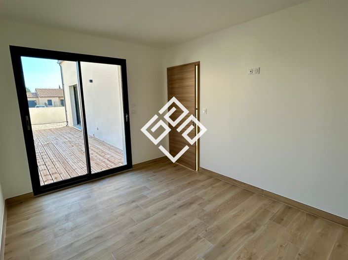 Image No.8-3 Bed House for sale