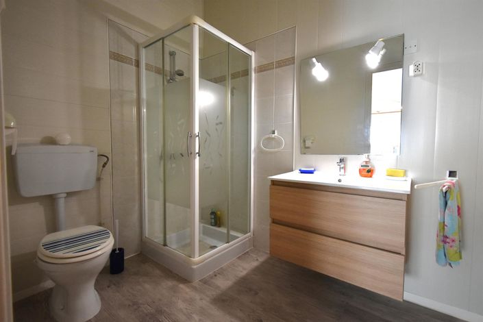 Image No.17-3 Bed House for sale