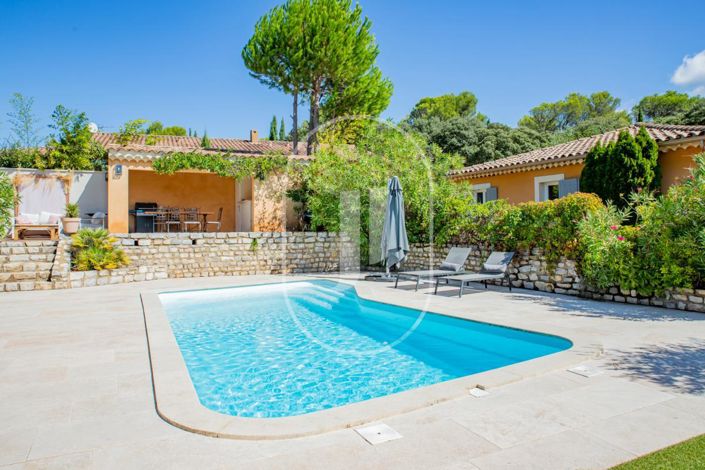 Image No.1-4 Bed House for sale