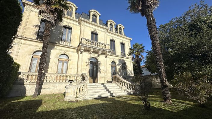 Image No.1-7 Bed House for sale