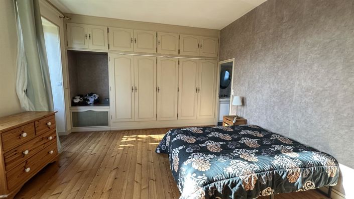 Image No.10-7 Bed House for sale