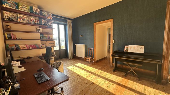 Image No.11-7 Bed House for sale