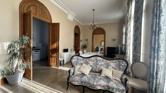 Image No.5-7 Bed House for sale