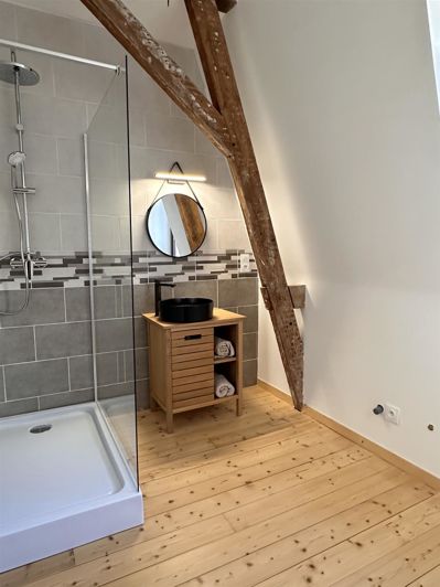 Image No.9-7 Bed House for sale