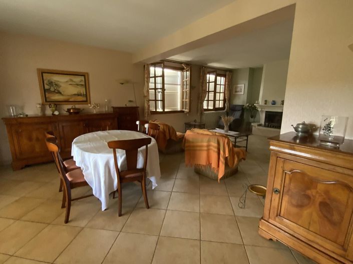 Image No.6-4 Bed House for sale