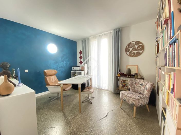 Image No.13-3 Bed House for sale