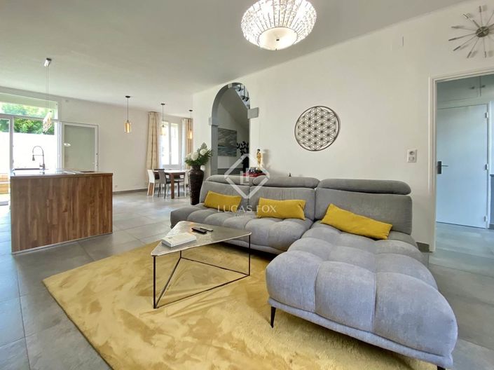 Image No.3-3 Bed House for sale