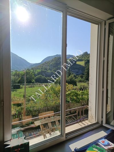 Image No.12-5 Bed House for sale