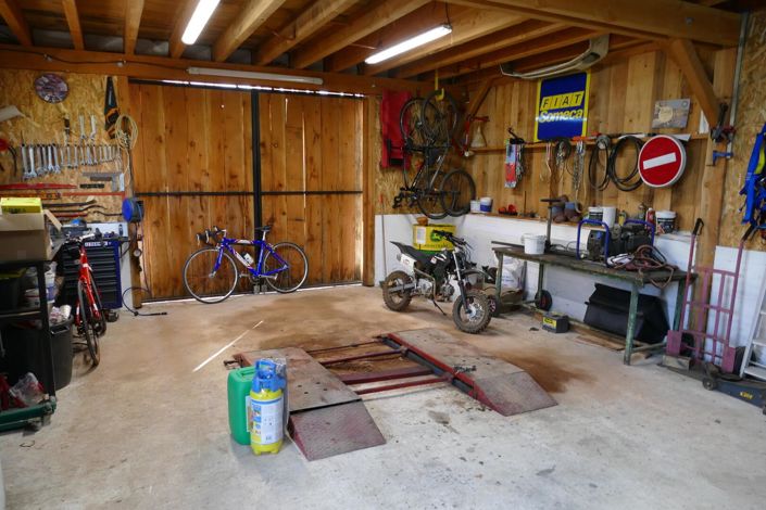 Image No.19-5 Bed House for sale