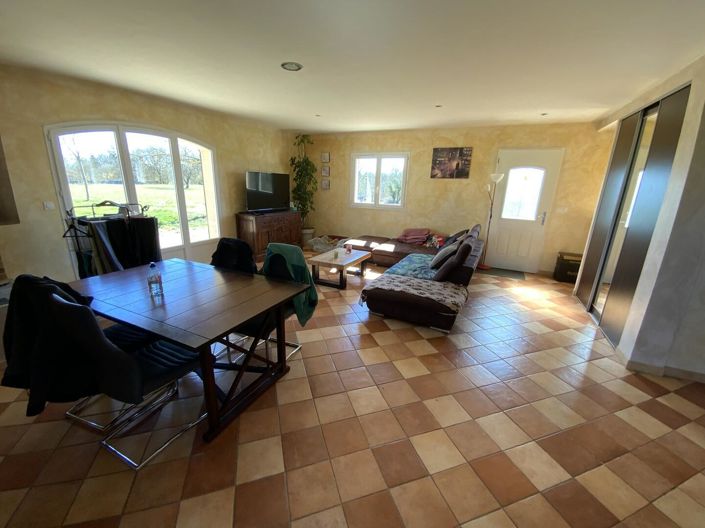 Image No.5-5 Bed House for sale