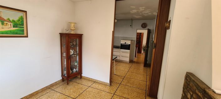 Image No.7-5 Bed House for sale