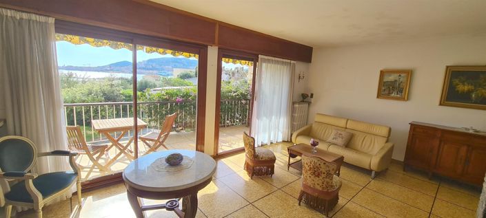 Image No.9-5 Bed House for sale