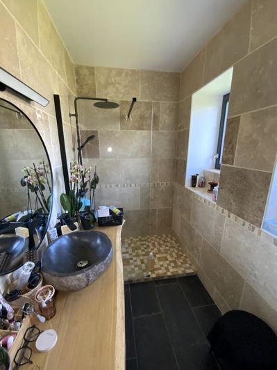 Image No.12-5 Bed House for sale