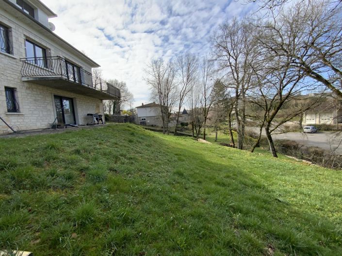 Image No.9-5 Bed House for sale