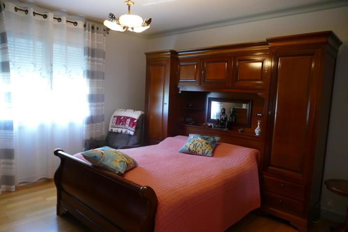 Image No.19-4 Bed House for sale