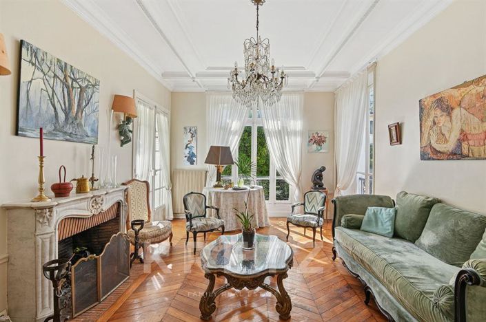 Image No.6-6 Bed House for sale