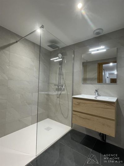 Image No.10-3 Bed House for sale