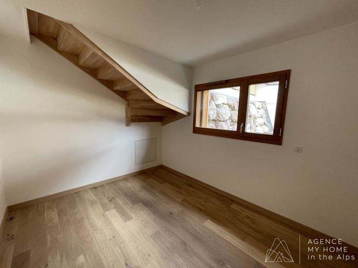 Image No.12-3 Bed House for sale