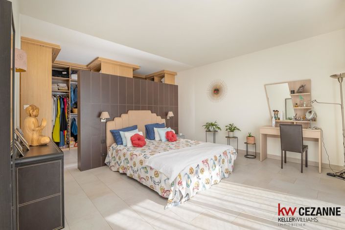 Image No.19-4 Bed House for sale