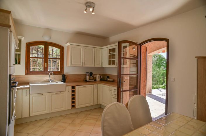 Image No.8-3 Bed House for sale