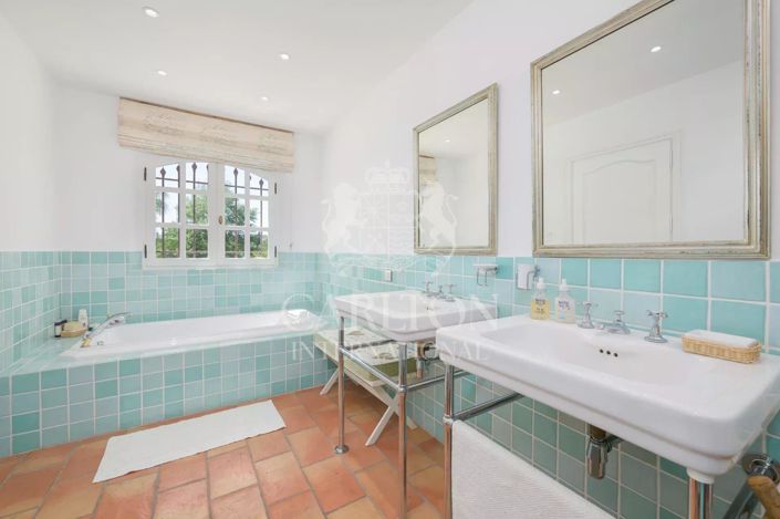 Image No.15-5 Bed House for sale