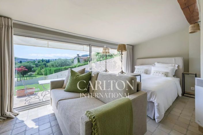 Image No.20-5 Bed House for sale