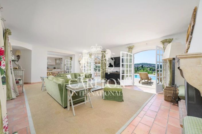 Image No.9-5 Bed House for sale