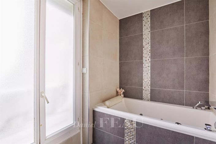 Image No.11-3 Bed Apartment for sale