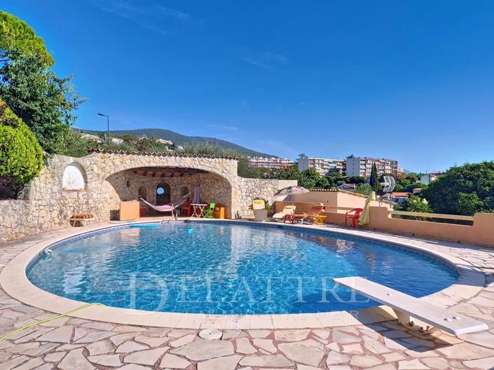 Image No.15-5 Bed House for sale