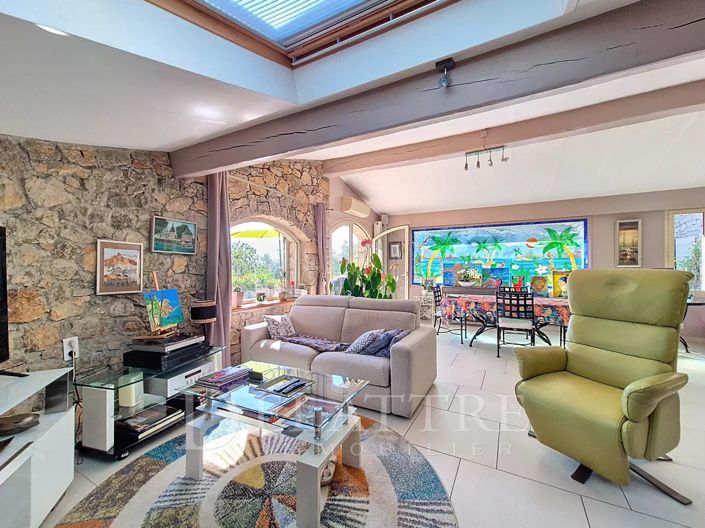 Image No.5-5 Bed House for sale