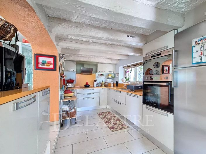 Image No.6-5 Bed House for sale