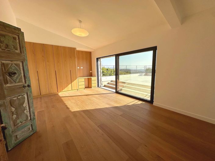 Image No.13-5 Bed House for sale