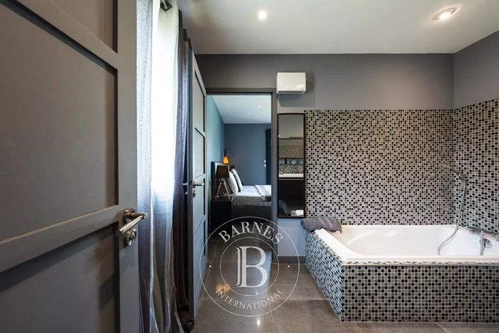 Image No.16-4 Bed House for sale