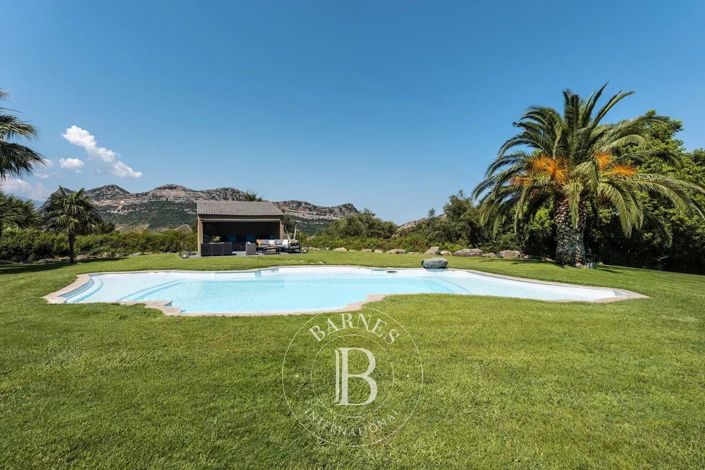 Image No.22-4 Bed House for sale