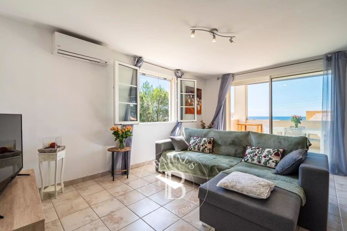 Image No.10-7 Bed House for sale