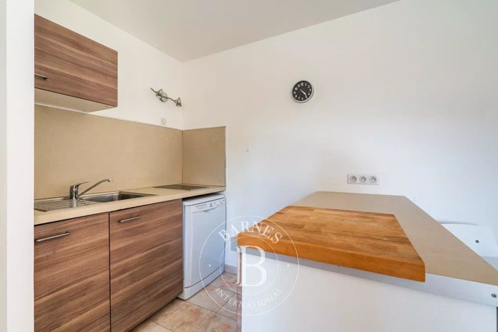 Image No.16-7 Bed House for sale