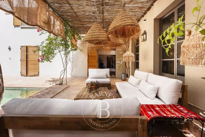 Image No.1-6 Bed House for sale