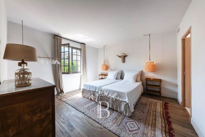 Image No.11-6 Bed House for sale