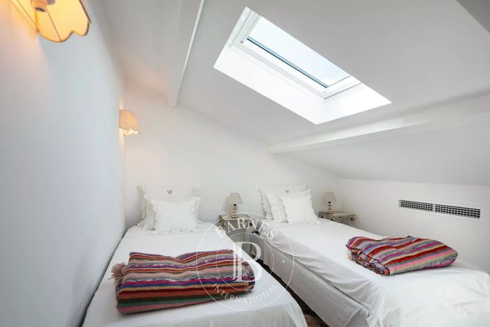 Image No.13-6 Bed House for sale