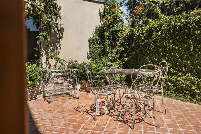 Image No.18-6 Bed House for sale