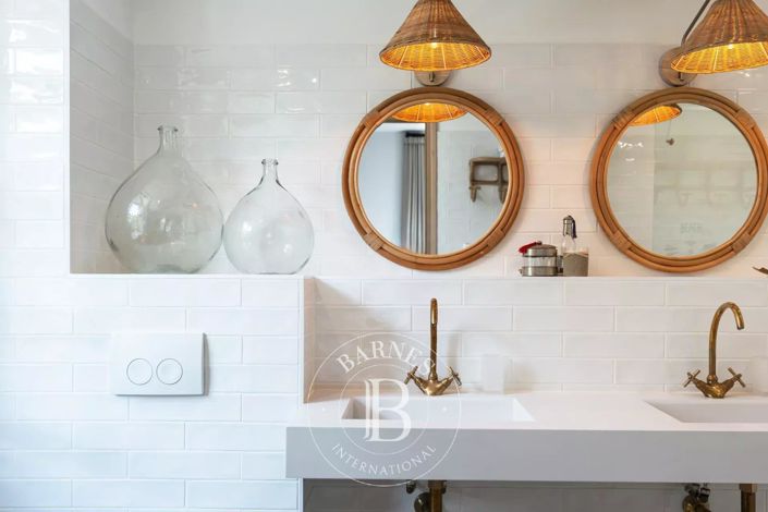 Image No.7-6 Bed House for sale