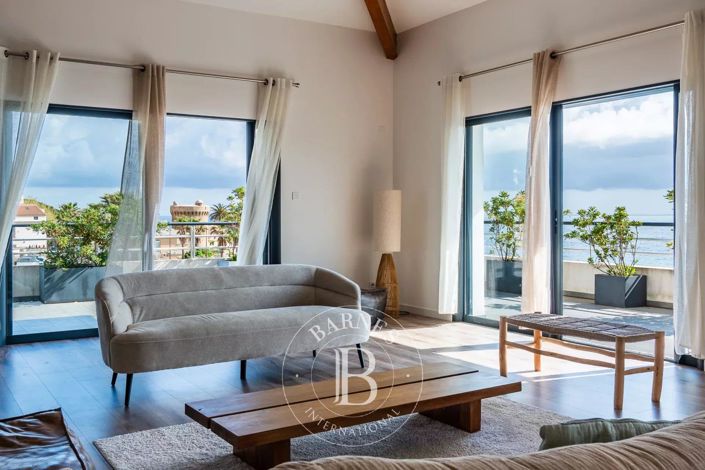Image No.1-4 Bed Apartment for sale