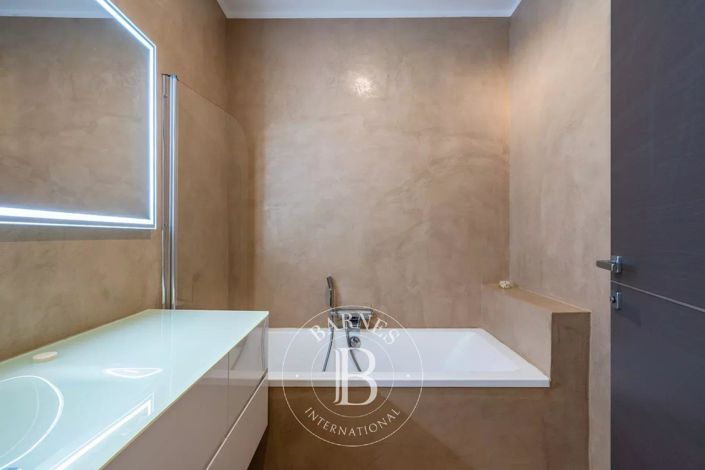 Image No.15-4 Bed Apartment for sale