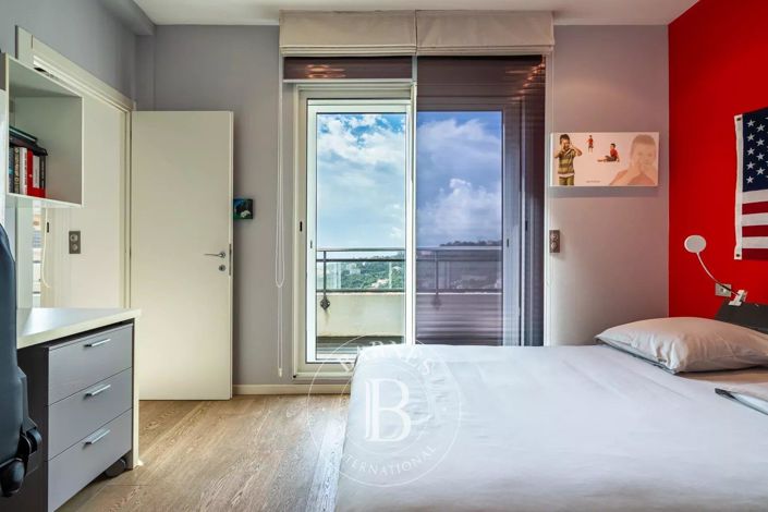 Image No.13-5 Bed Apartment for sale