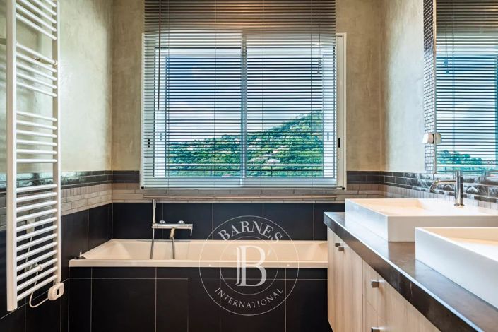 Image No.14-5 Bed Apartment for sale