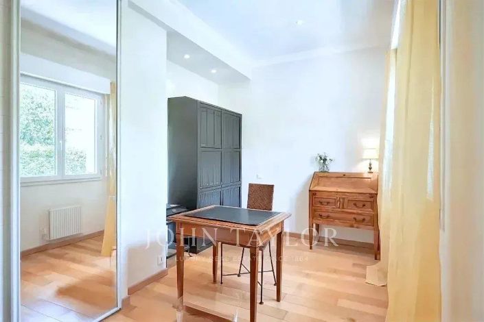 Image No.13-4 Bed House for sale