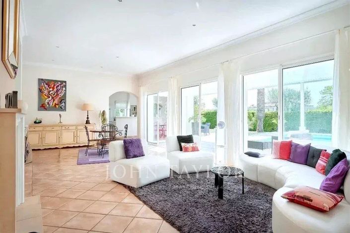 Image No.4-4 Bed House for sale